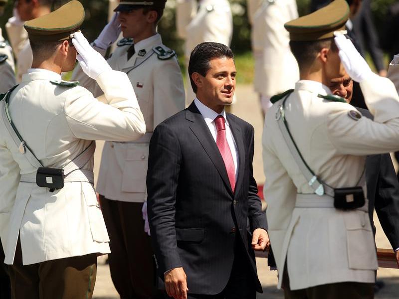 Enrique Pea Nieto 33761d89c202401ef9a6b8f3c4bbbce3