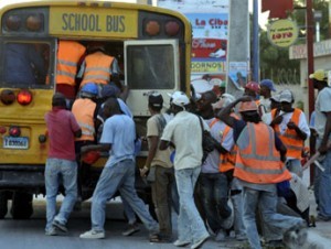 Apresan Haitianos