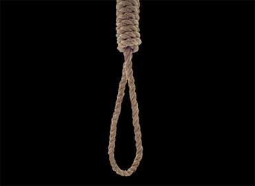 Enfermera Hombre Y Menor De 16 Se Suicidan Ahorcado