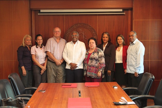 Equipos Del IDDI E INTEC 