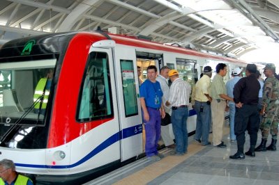 Tren del Metro Santo Domingo