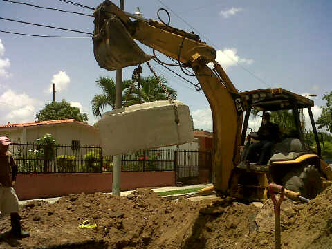 CORAAMOCA Colocando Registro En El Don Bosco Moca