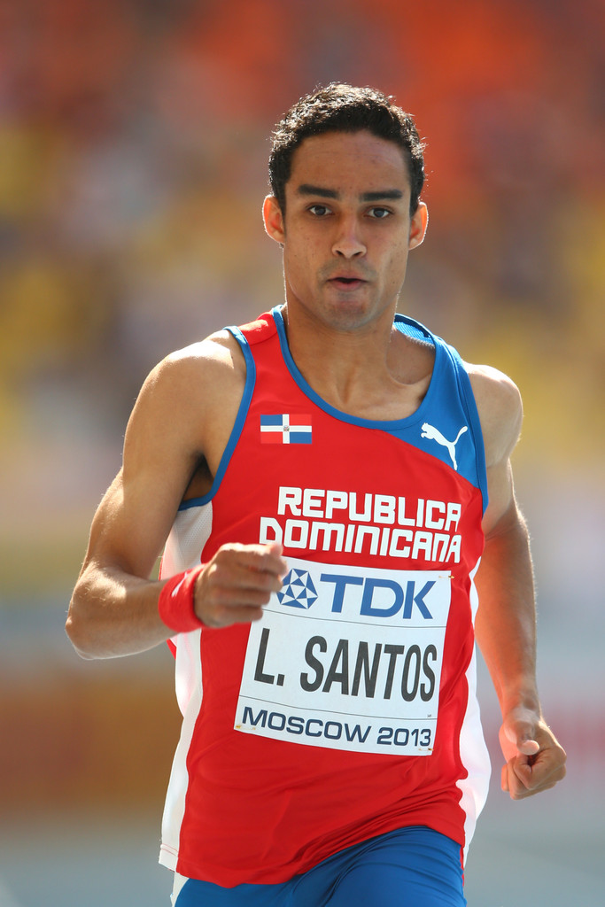 Luguelín Santos gana bronce en mundial de atletismo de Rusia
