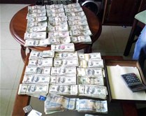 Dolares