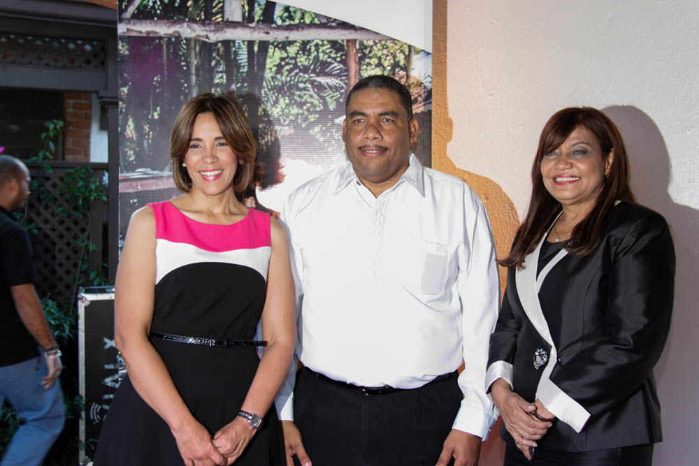 Foto 1. Mercedes Canalda De Beras Goico Manuel Sena Y Eva Carvajal De Toribio.