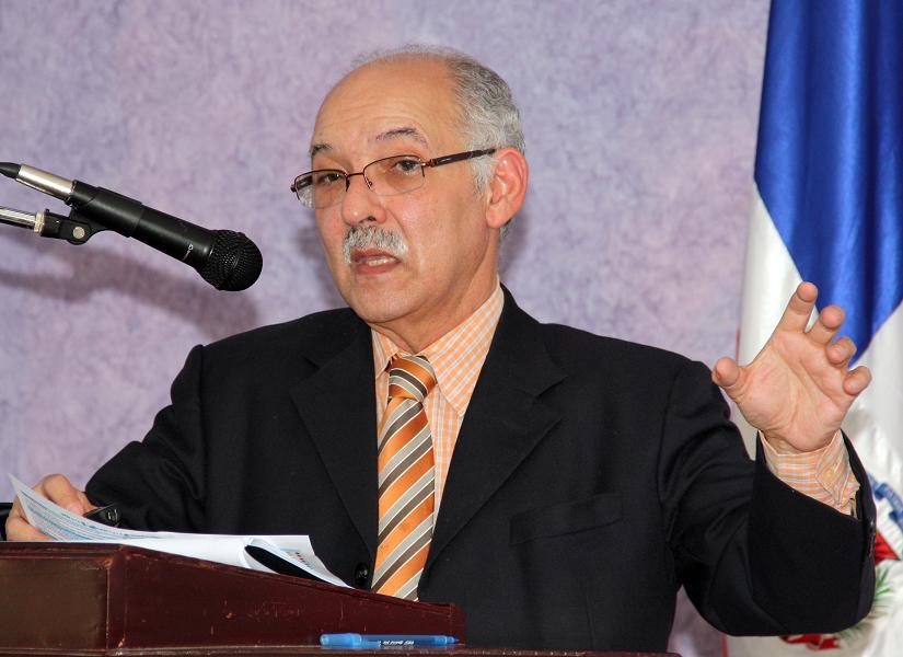 DR MIGUEL SUAZO DIR. EJEC. DIGEIG TRES