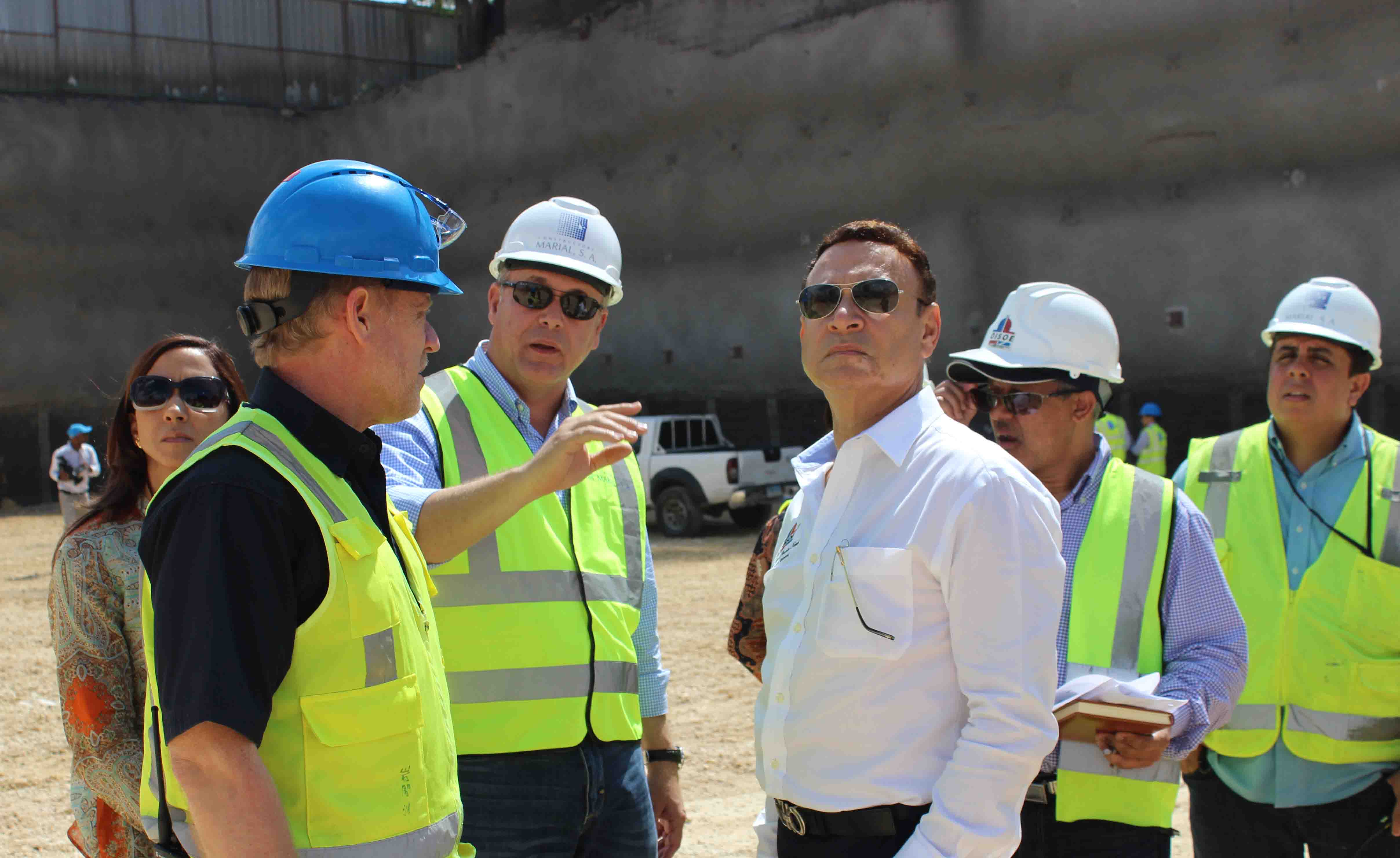 Pimentel Kareh Supervisa Trabajos En El Hosp Luis E Aybar 5