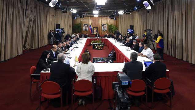 Dialogo Gobierno Y Oposicion 635