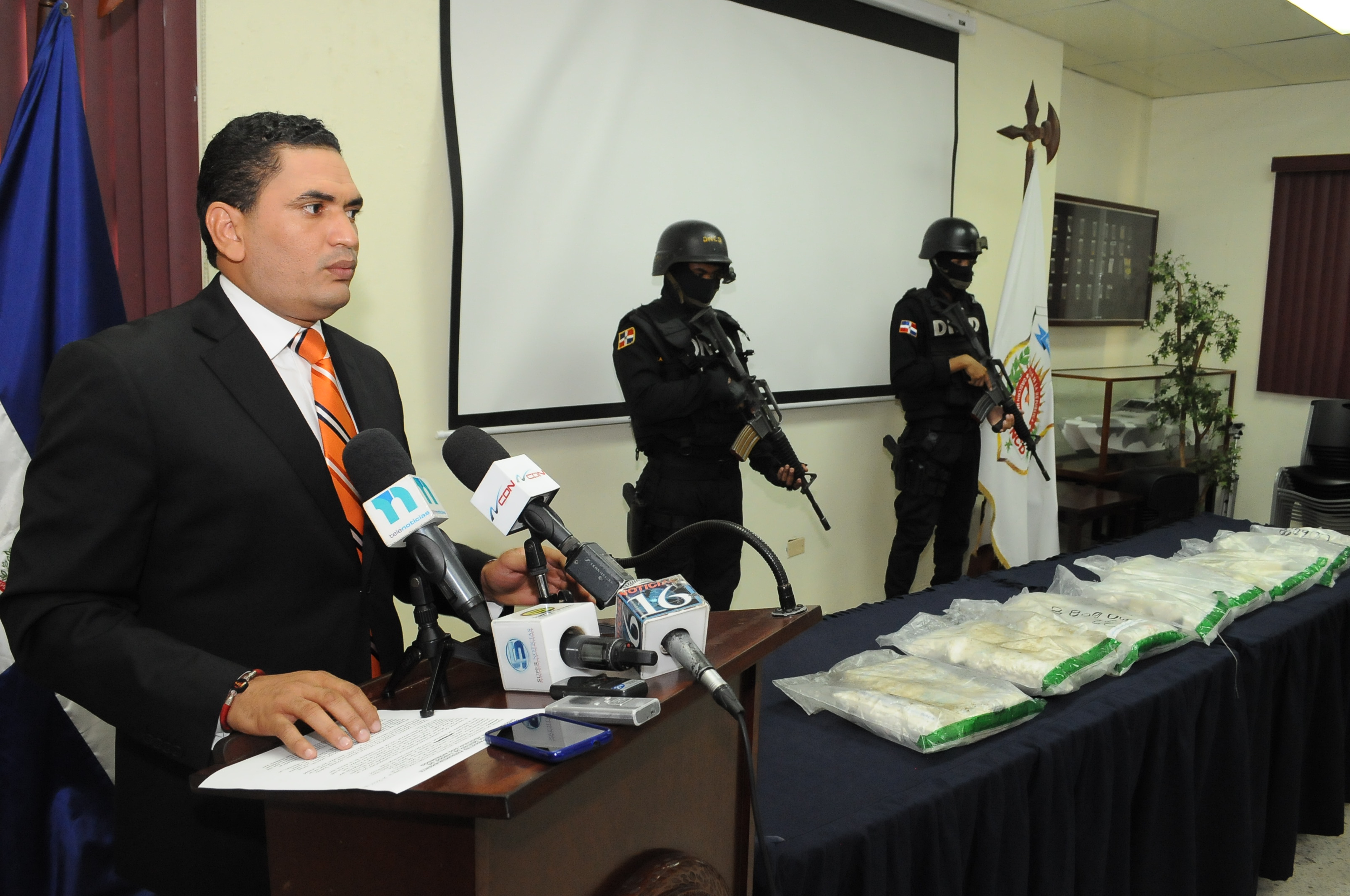 MEDINA OFRECE LOS DETALLES DEL DECOMISO DE LOS 37 PAQUETES
