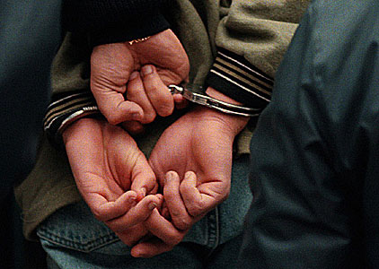 PN captura tres hombres intentaron estafar con cheques falsos