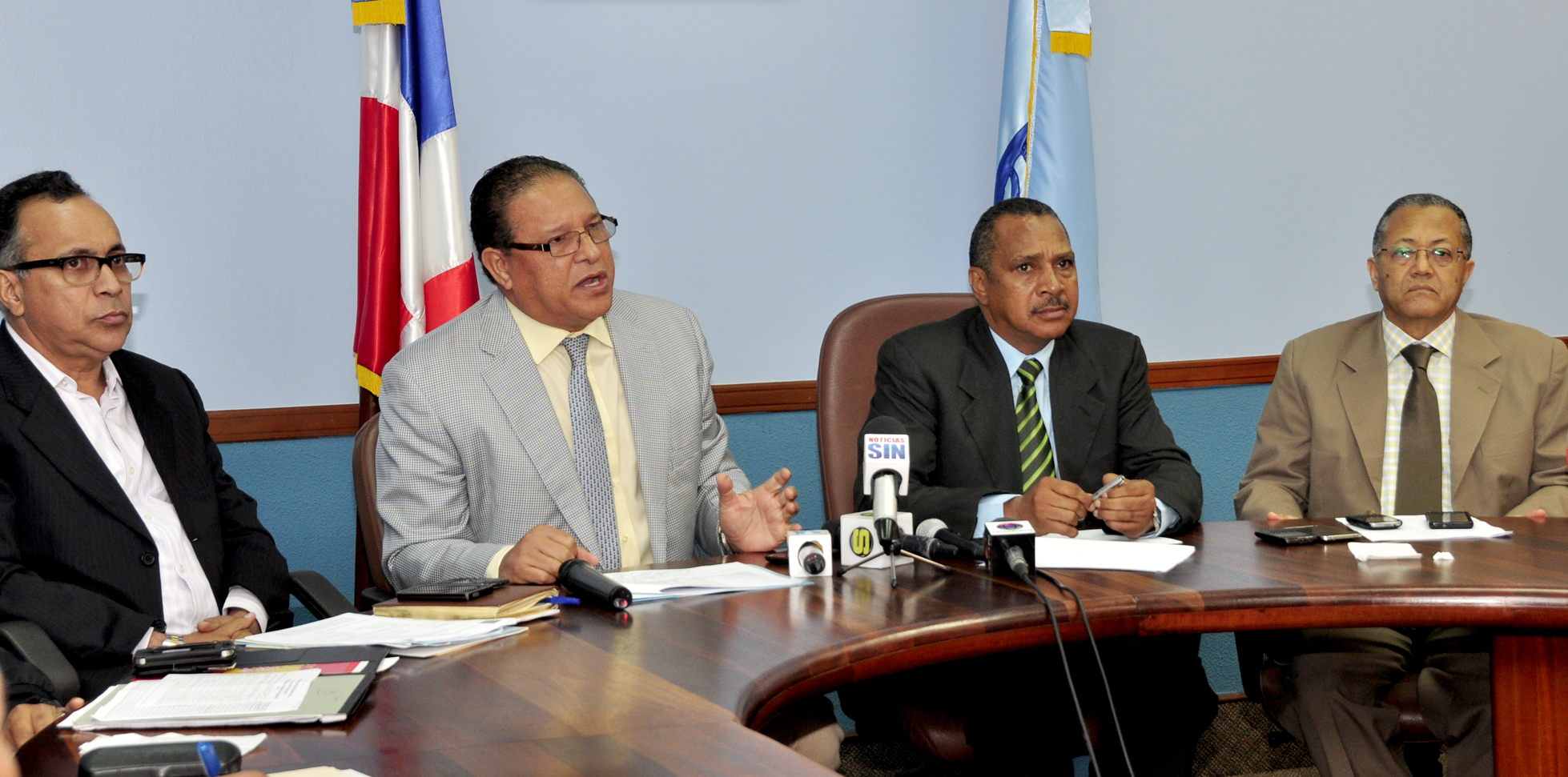 Alejandro Olgo Mesa Del Agua 1
