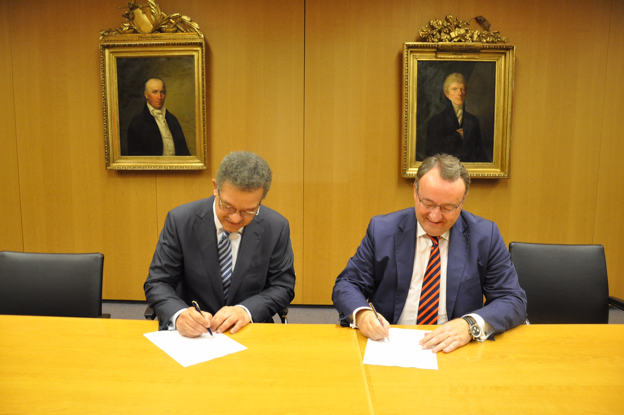 1Firma De Acuerdo Entre Funglode Universidad De Viena