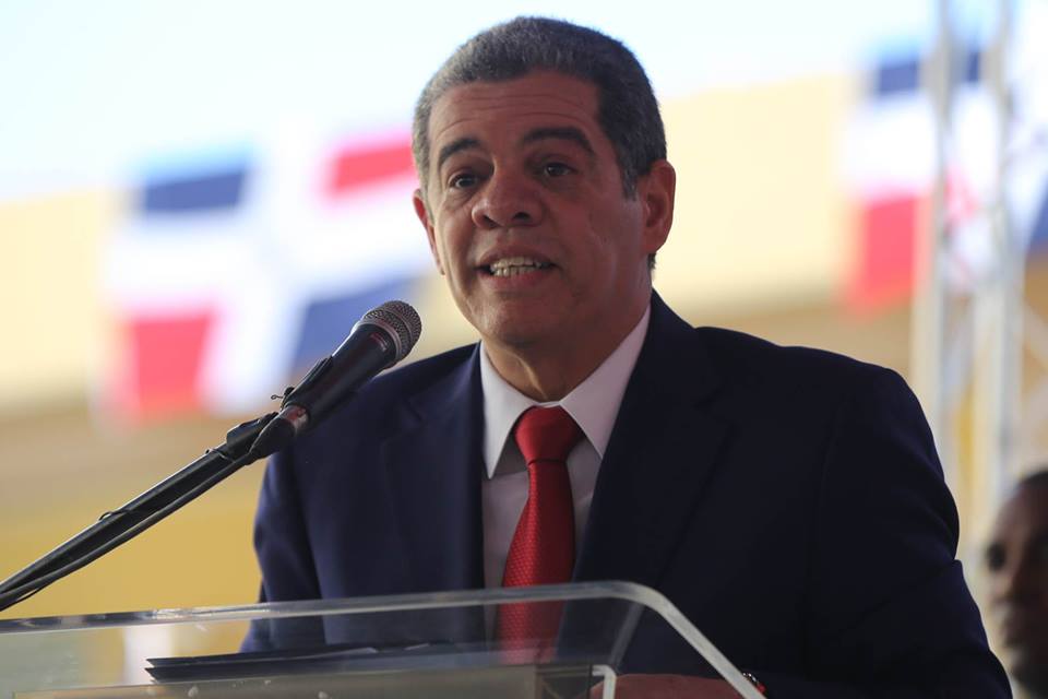 Ministro Educación dice hay un renacer en la escuela pública dominicana