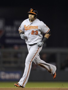 Cruz fleta jonrón 37 en triunfo de Orioles; De Aza un incogible