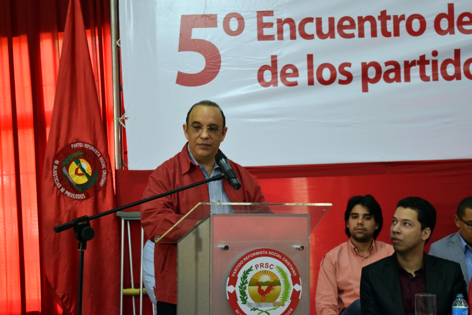 Foto El Ingeniero Quique Antun Habla En El Acto De Clausura Del Encuentro Internacional De Lideres De Juventudes De La UPLA. 
