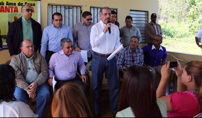 Presidente Medina pide a productores que aprovechen esta oportunidad y hagan buen uso del dinero