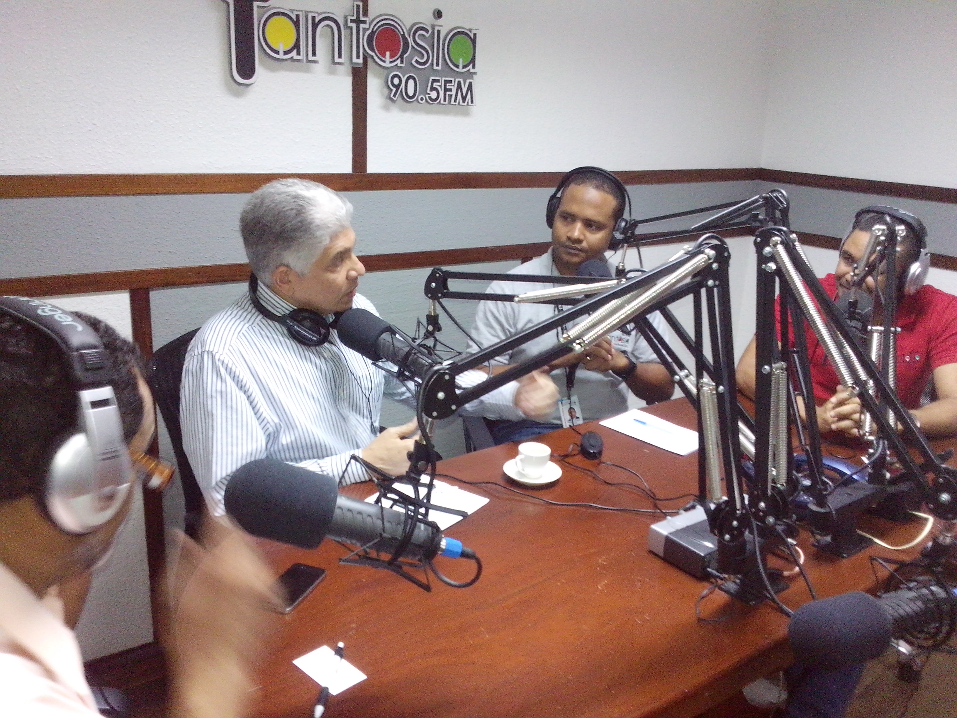 Eduardo Estrella En Programa Conversando Con La Gente Puerto Plata