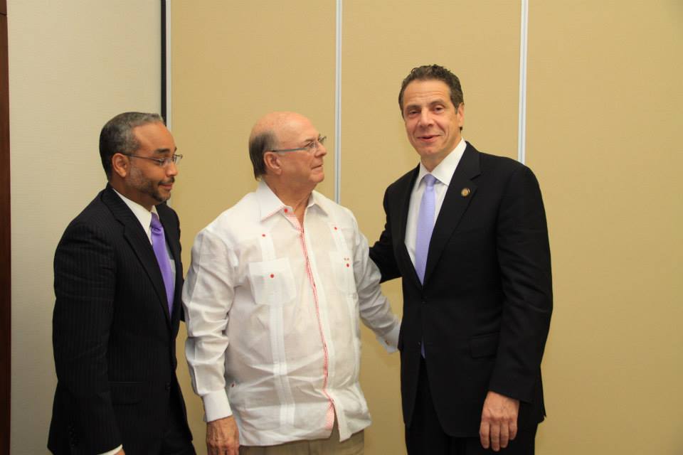 HM Y CUOMO 2