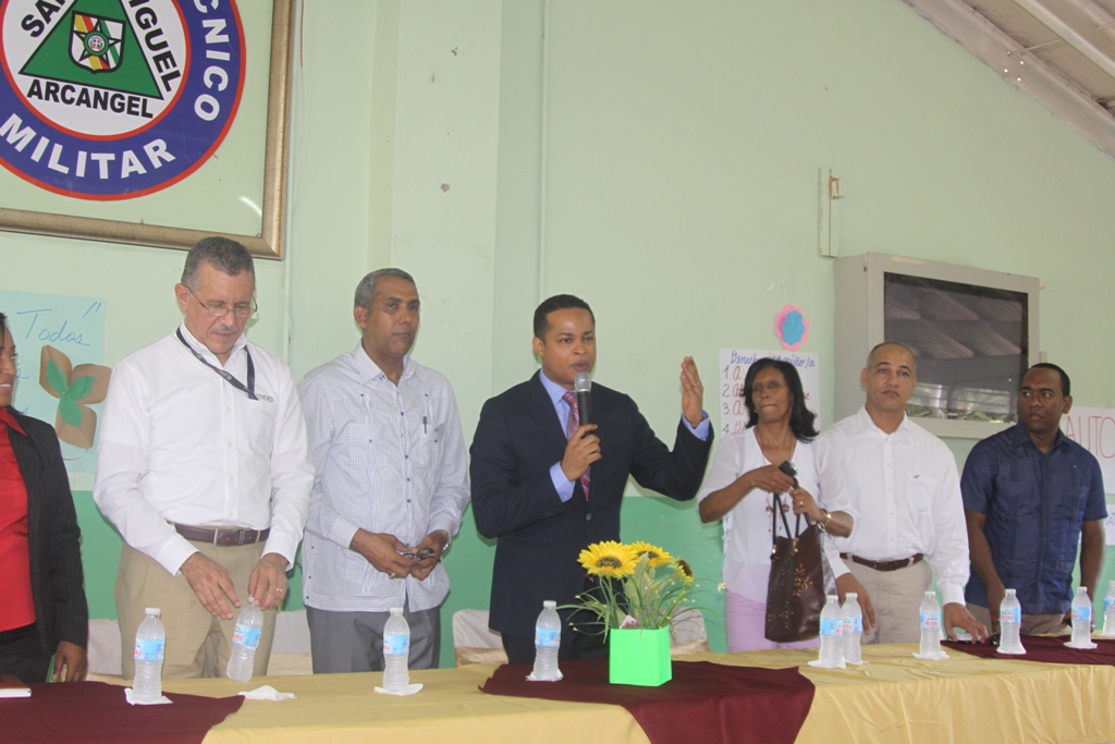 Omar Guevara Entrega Remozado Plantel A Autoridades Politecnico