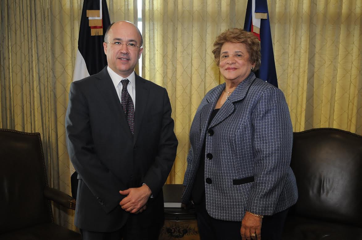 El Procurador Dominguez Brito Y La Docta Ligia Leroux