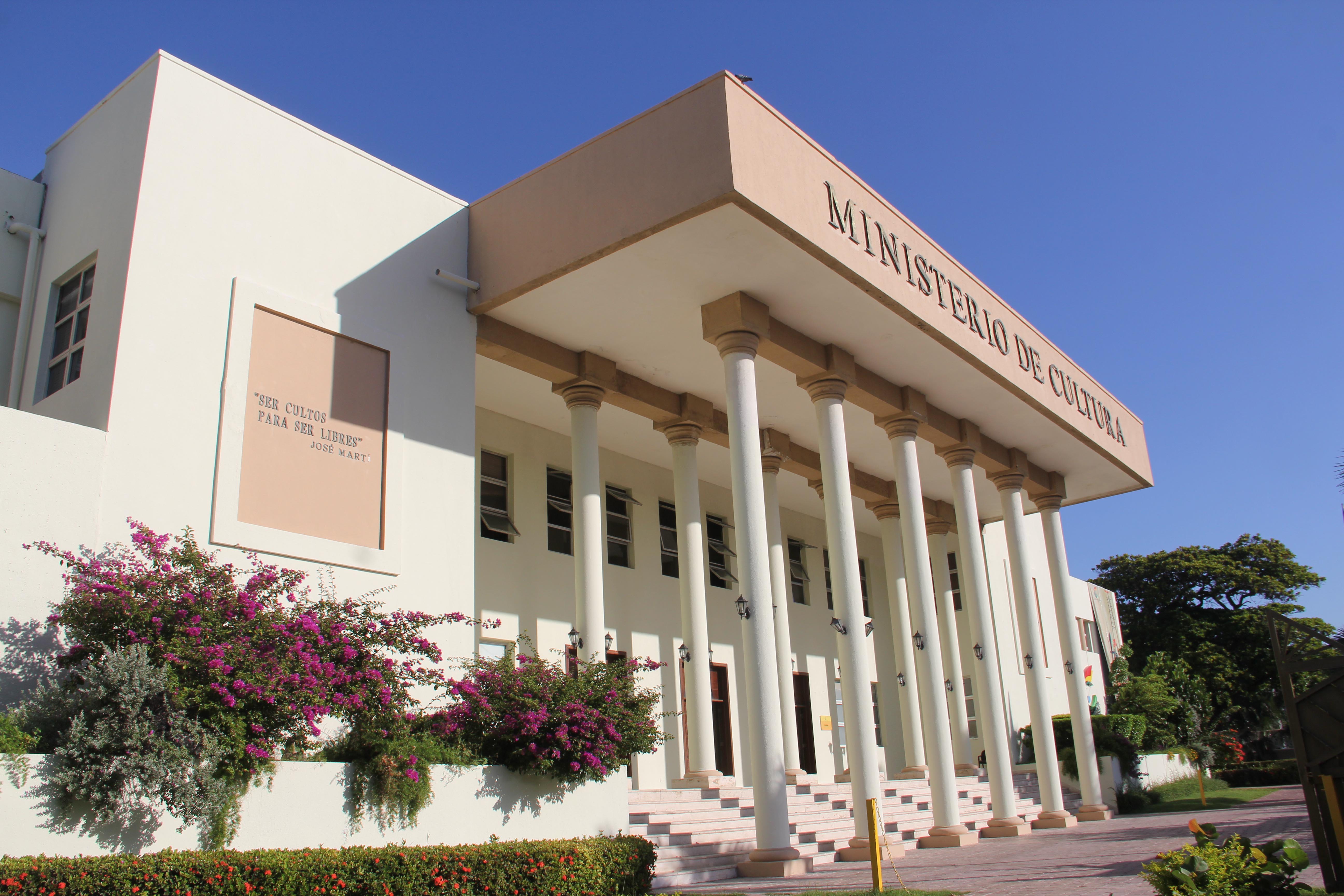 Fachada Del Ministerio De Cultura