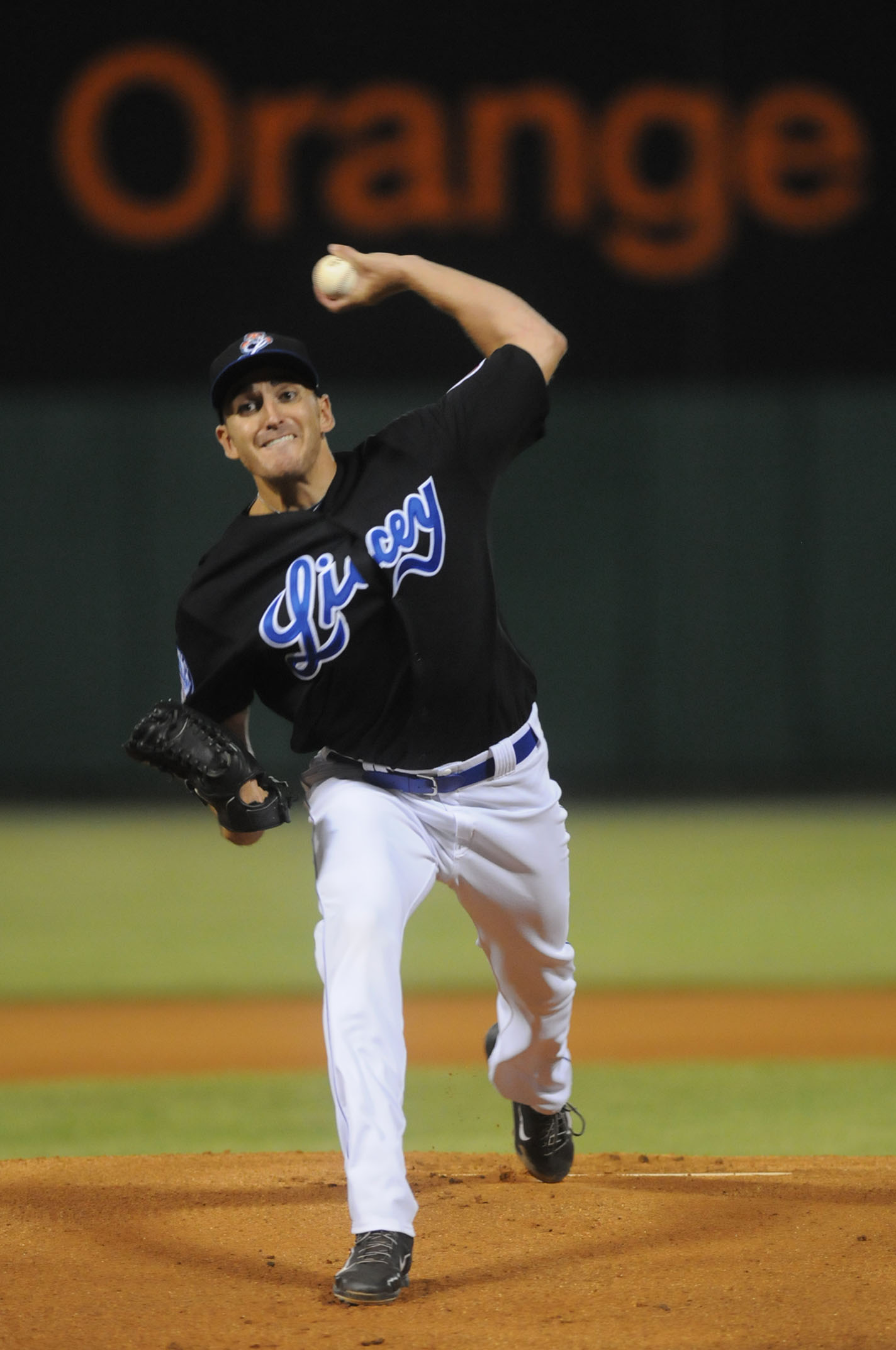 Con blanqueada, Licey frena racha de nueve victoria seguida de Gigantes