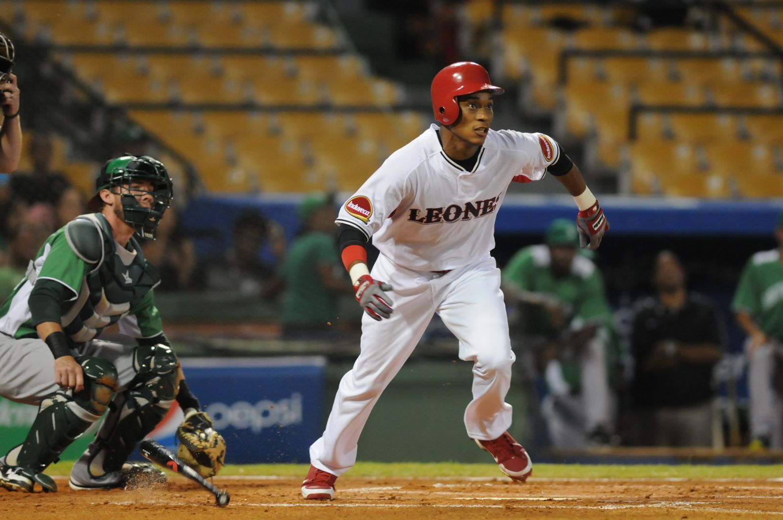Leones rompen racha negativa al blanquear a las Estrellas