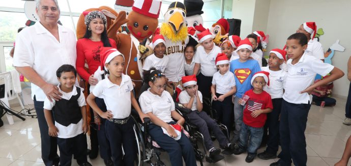 CDD patrocina actividades navideñas a niños de la Escuela Educación Especial y del Hogar Dominica