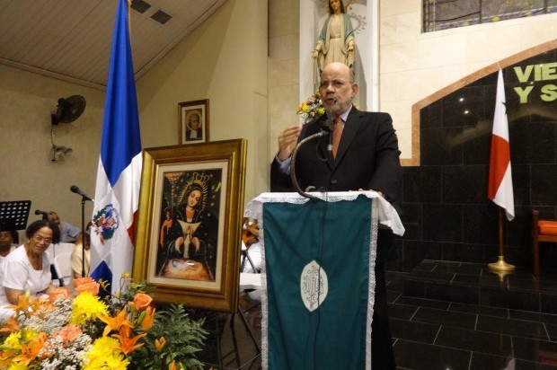 Dominicanos residentes en Panamá rinden tributo a la Virgen de la Altagracia