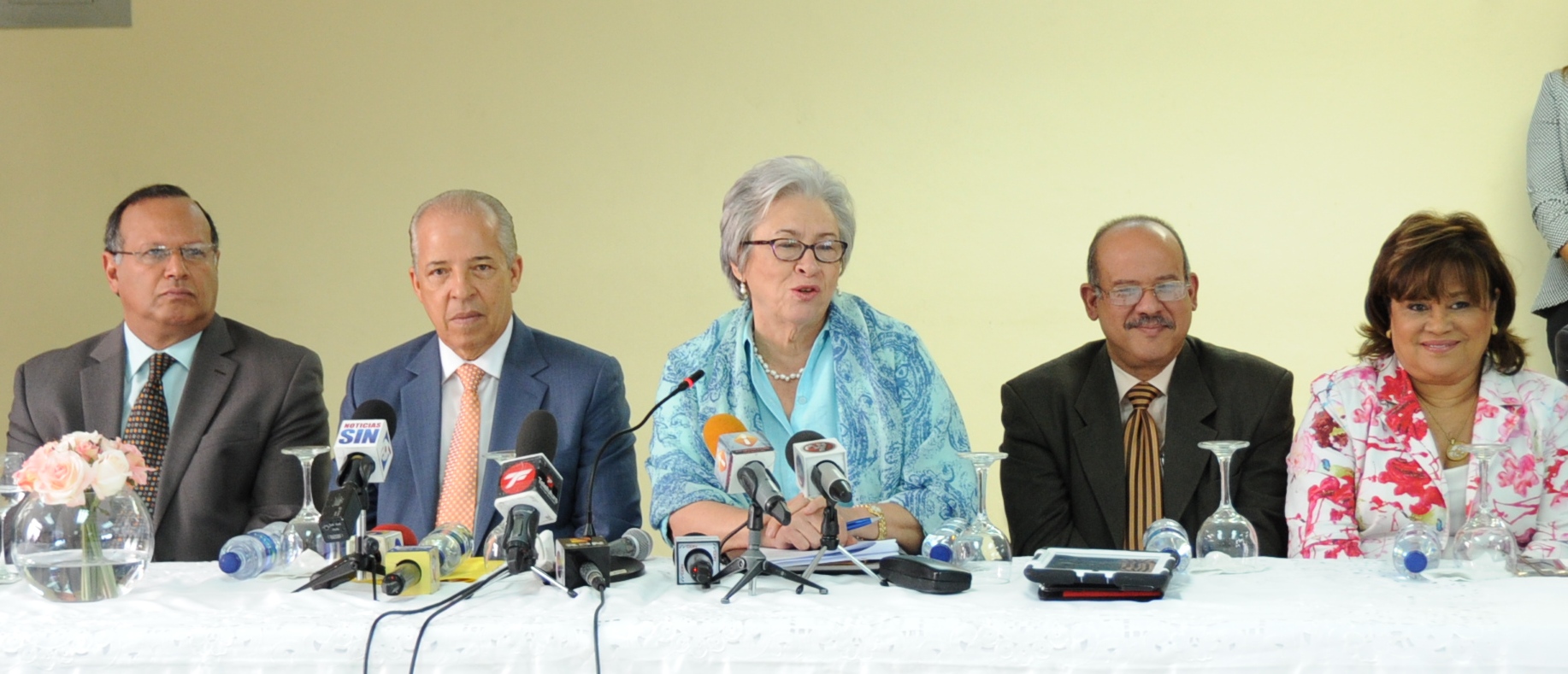 Salud Pública avanza hacia rectoría y regulación; aprovecha los recursos y transparenta su nómina