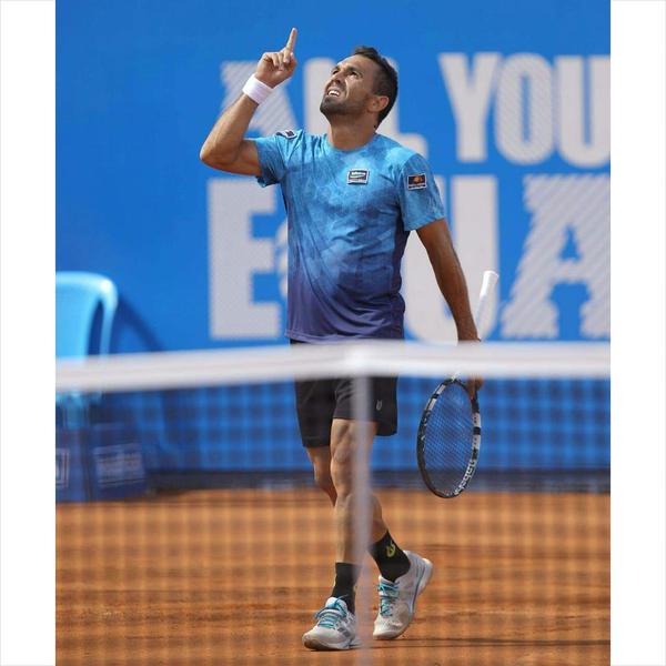 Víctor Estrella consigue su primer título ATP