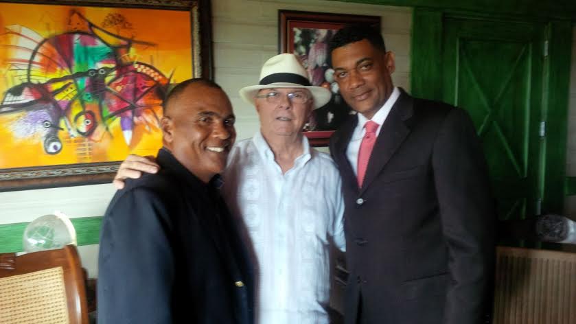 NOE MARMOLEJOS Y ALFONSO REGALADO