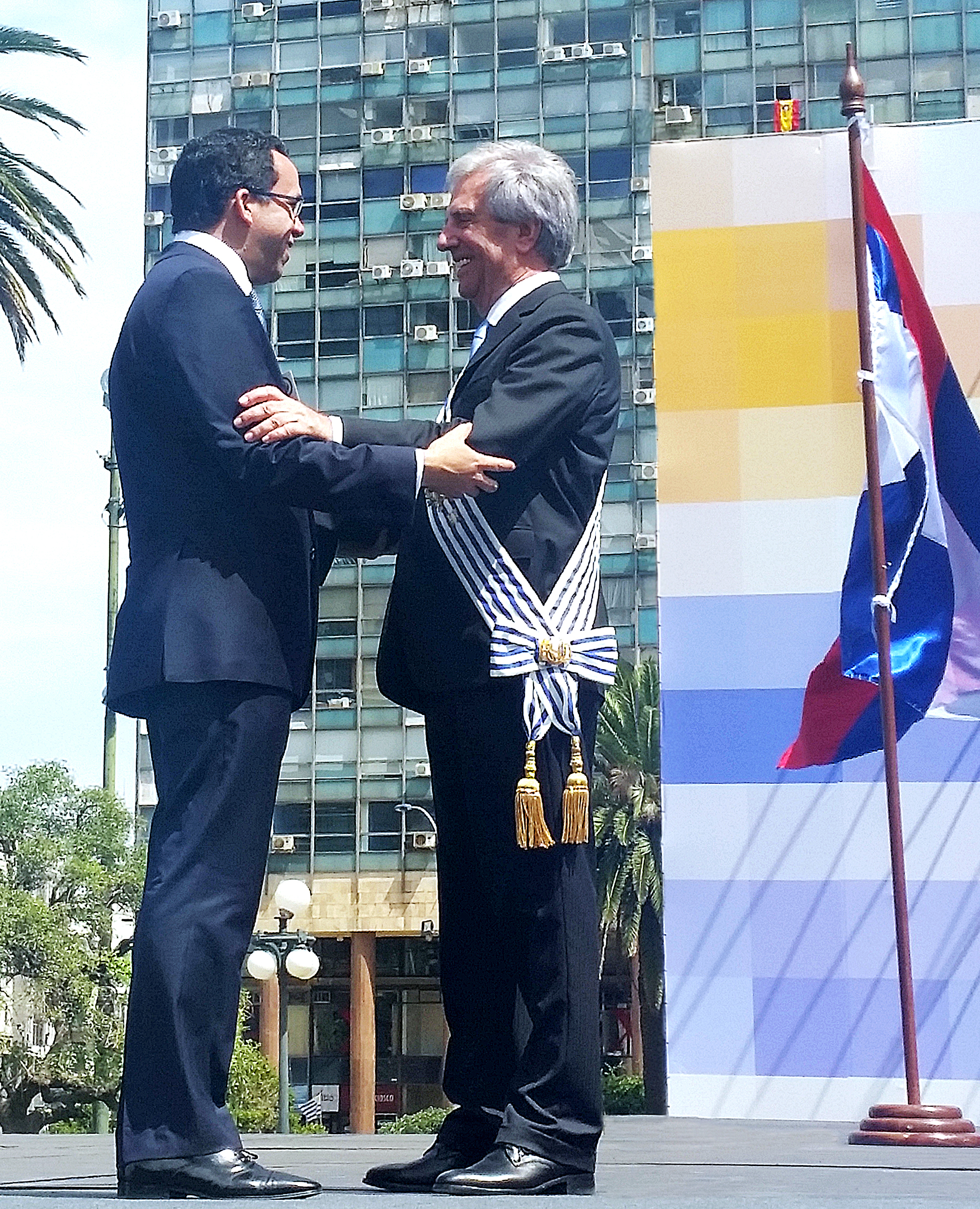 NAVARRO Y EL PRESIDENTE TAVARE