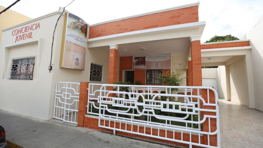 Despacho Primera Dama inicia curso de computadora para adolescentes embarazadas