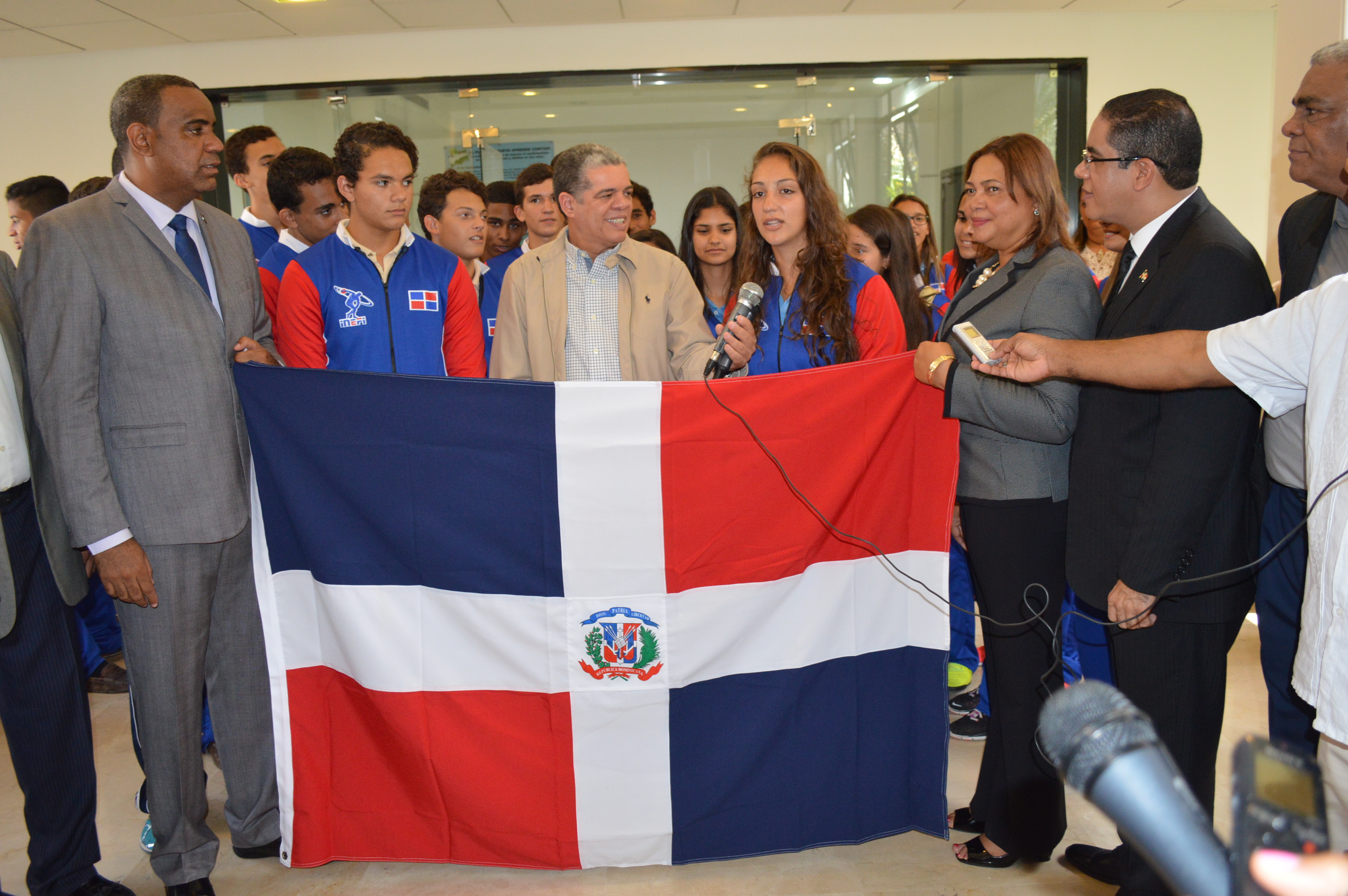 Ministro Educación despide selecciones irán Mundial de Fútbol Escolar
