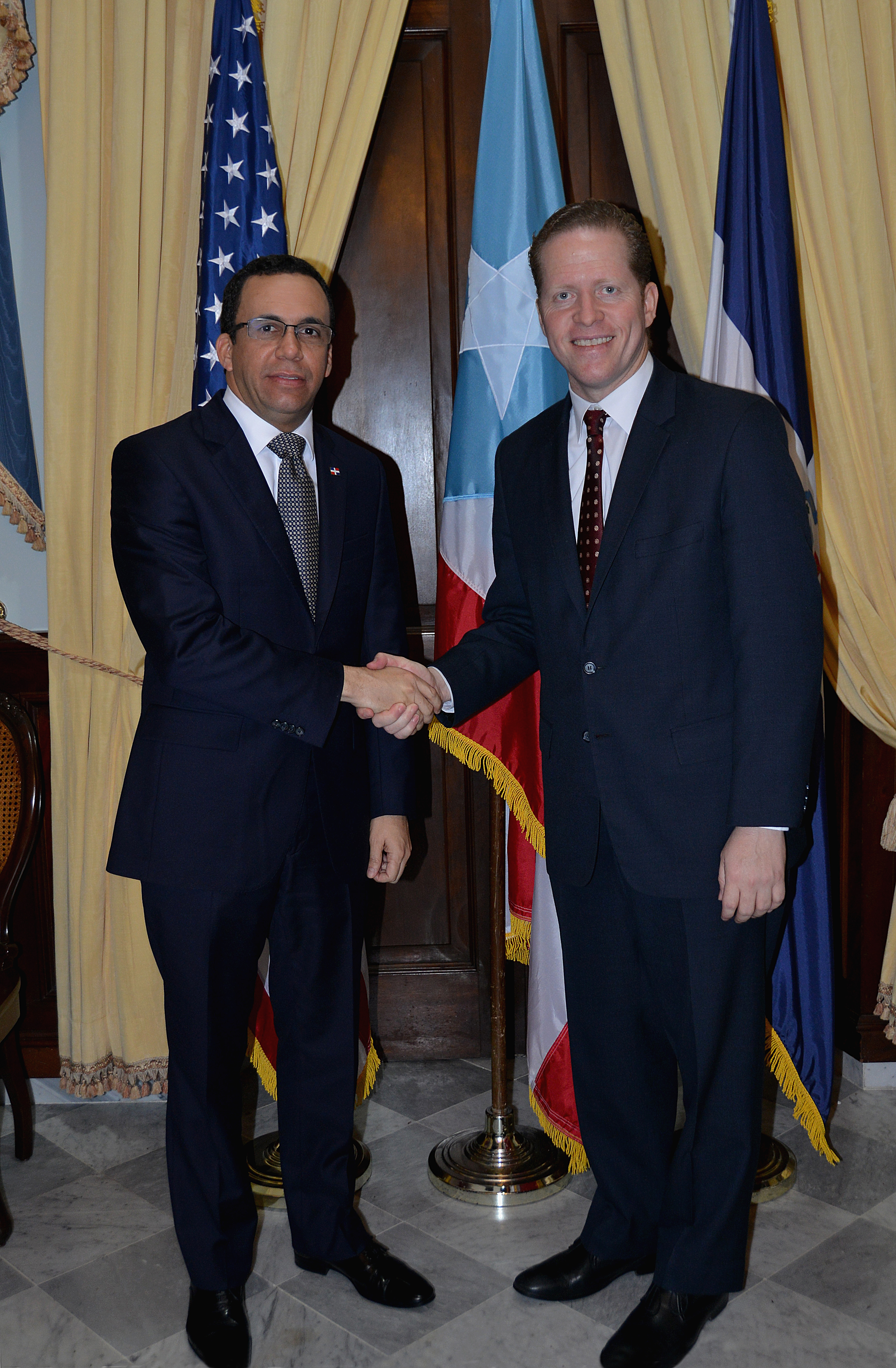 BERNIER Y NAVARRO