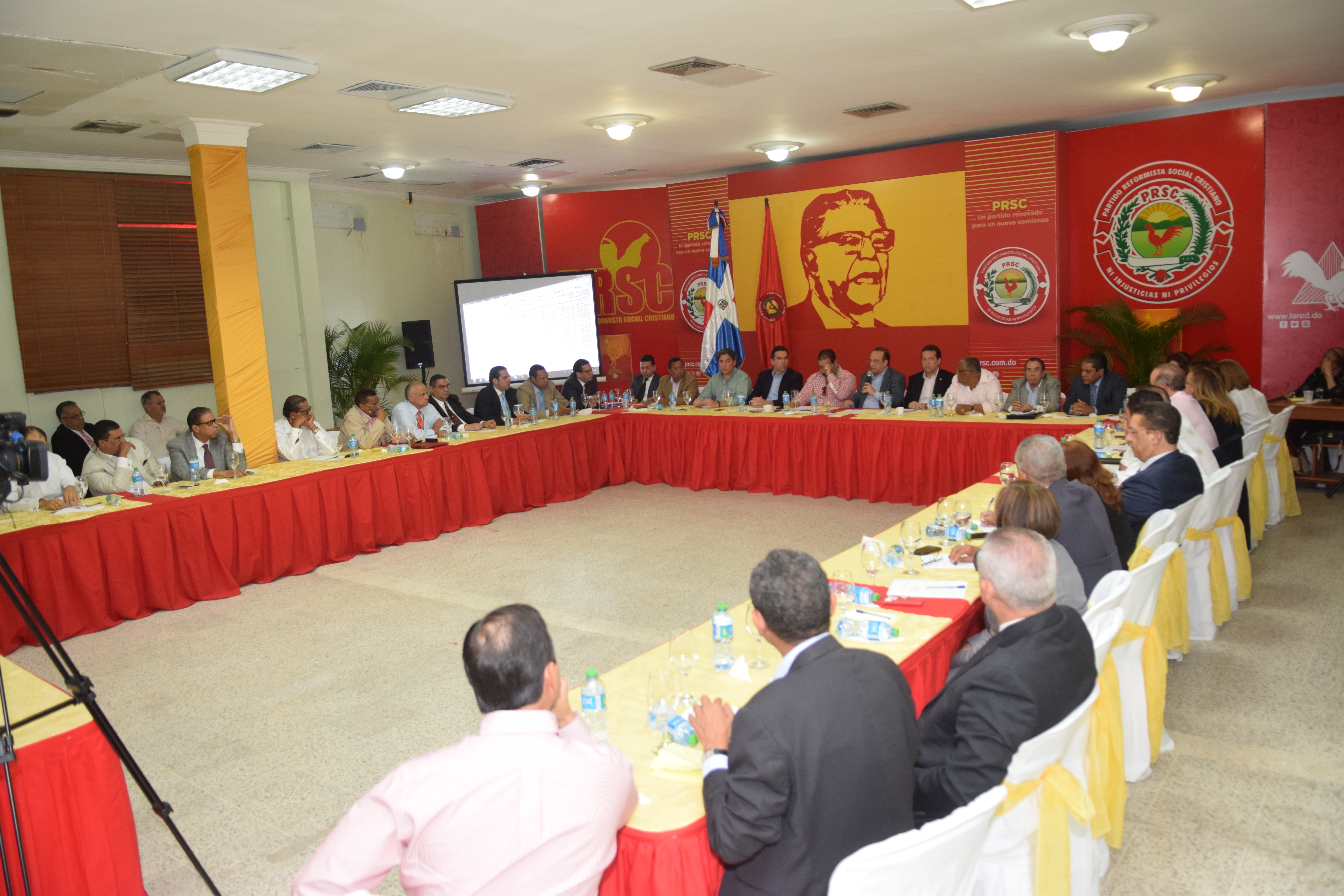 Foto. La Reunion Del Directorio Presidencial Del PRSC Celebrada La Tarde De Este Martes.