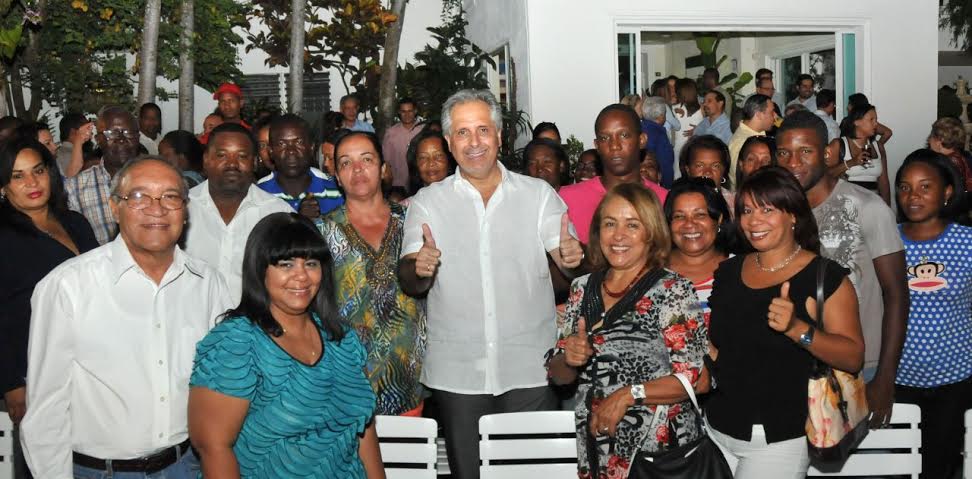 ALBERTO ATALLAH RECIBIENDO APOYO DE DIRIGENTES DEL DN