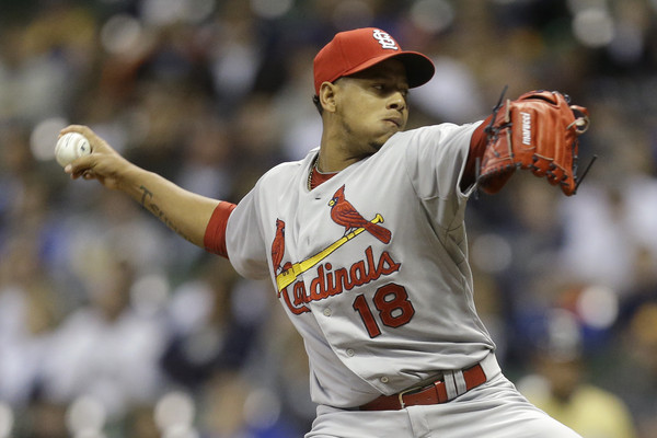 Martínez consiguió décimo triunfo; Polanco pegó un doble