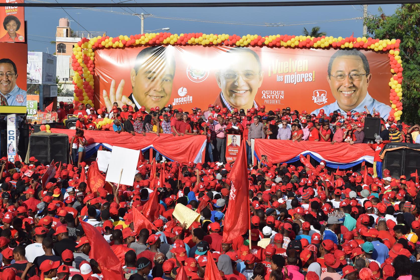 Foto SAN PEDRO DE MACORIS. El Candidato Presidencial Reformista Quique Antun Encabezo Un Multitudinario Acto En Esta Ciudad.