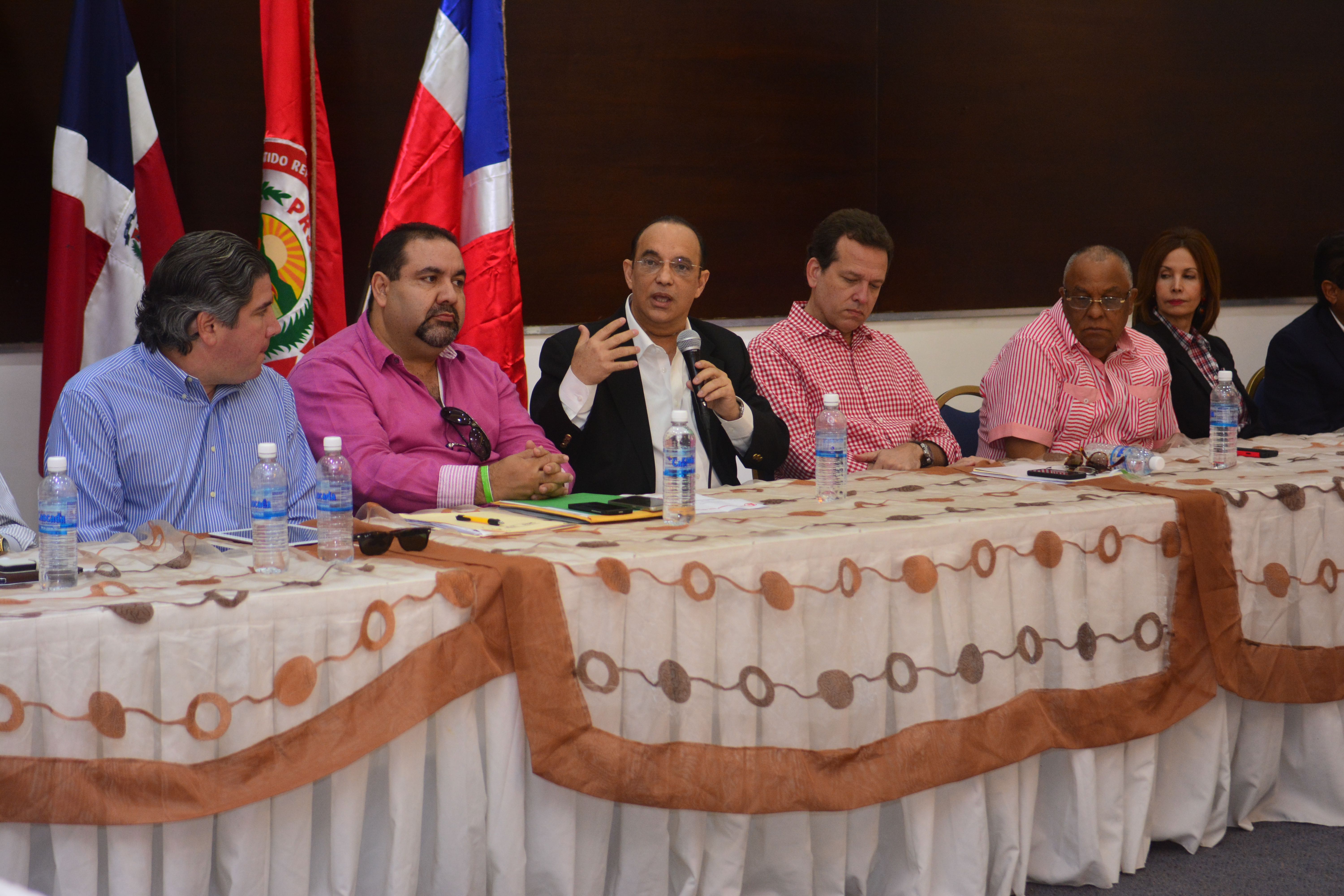 FOTO PRSC SANTIAGO. Quique Antun Habla En La Reunion Del Directorio Presidencial Celebrado En Esta Ciudad.