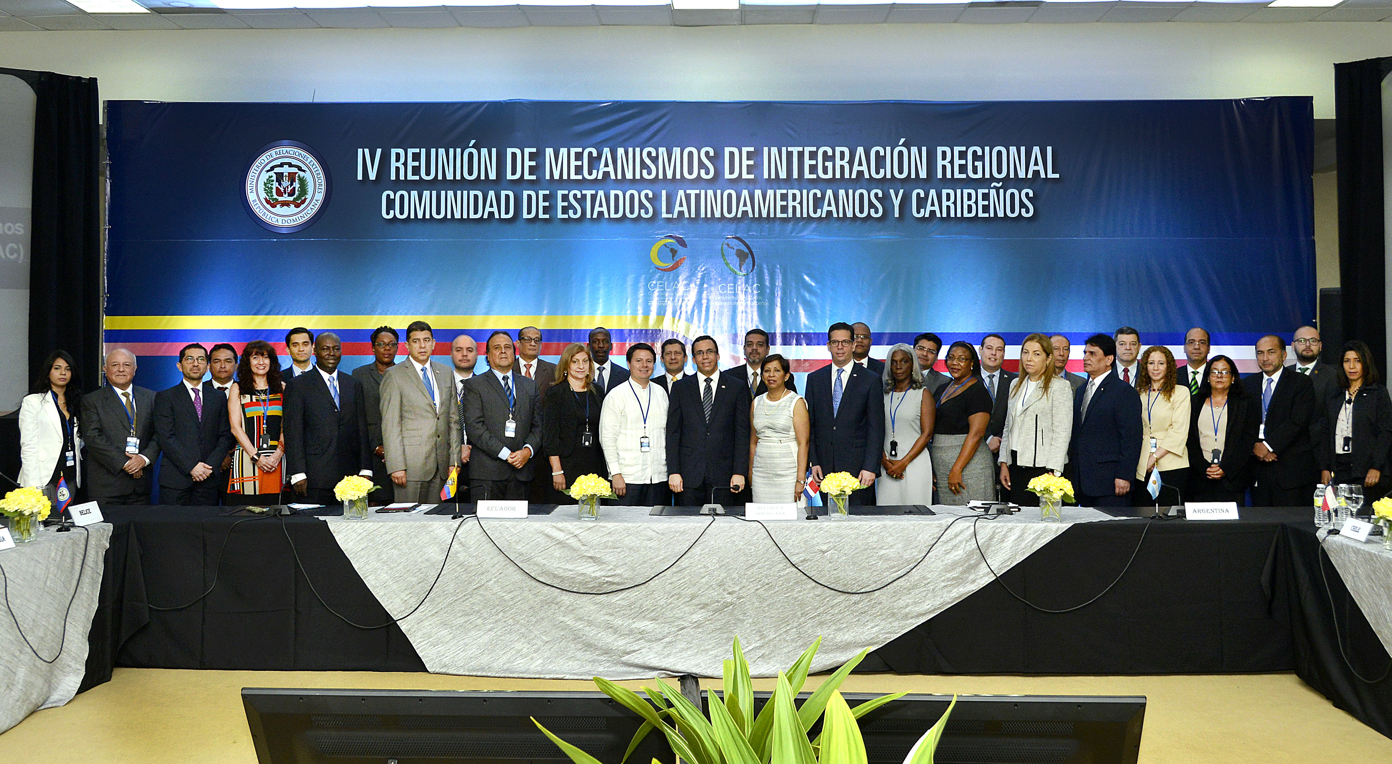 FOTO DE FAMILIA REUNION DE TRABAJO CELAC RD