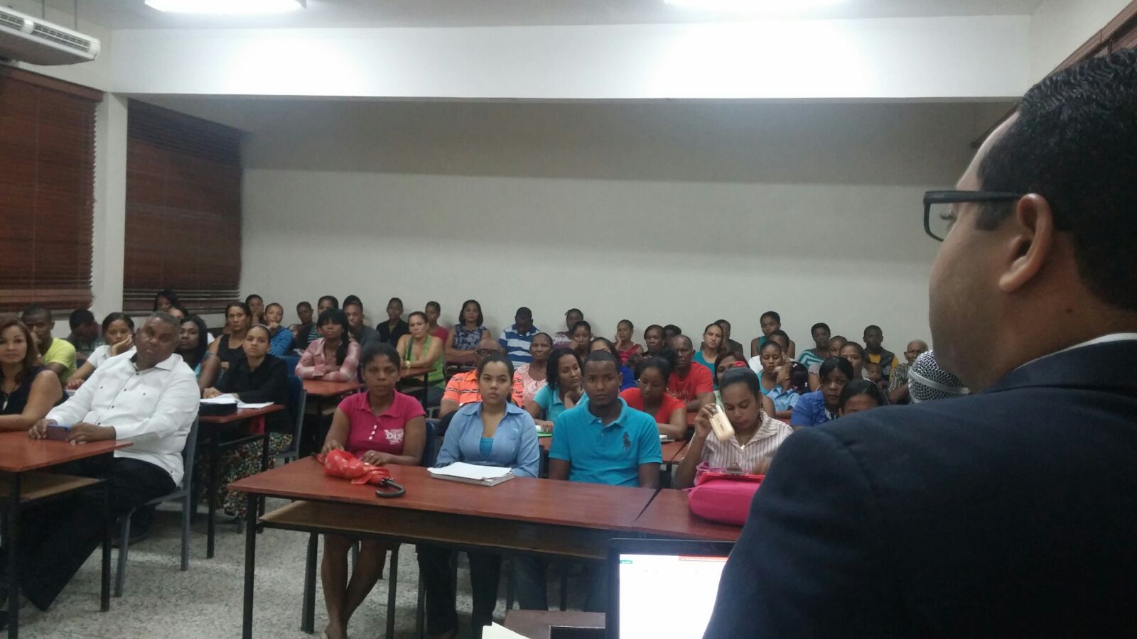 Charla Constitucion Benny Metz 