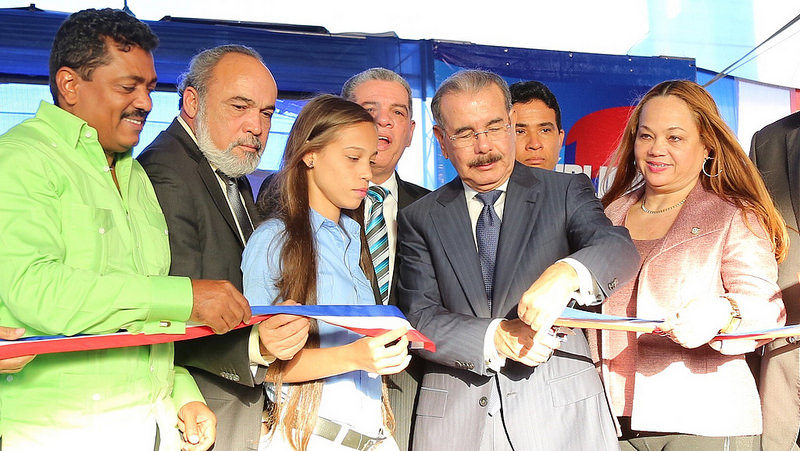 Corte De Cinta Liceo Los Alcarrizos