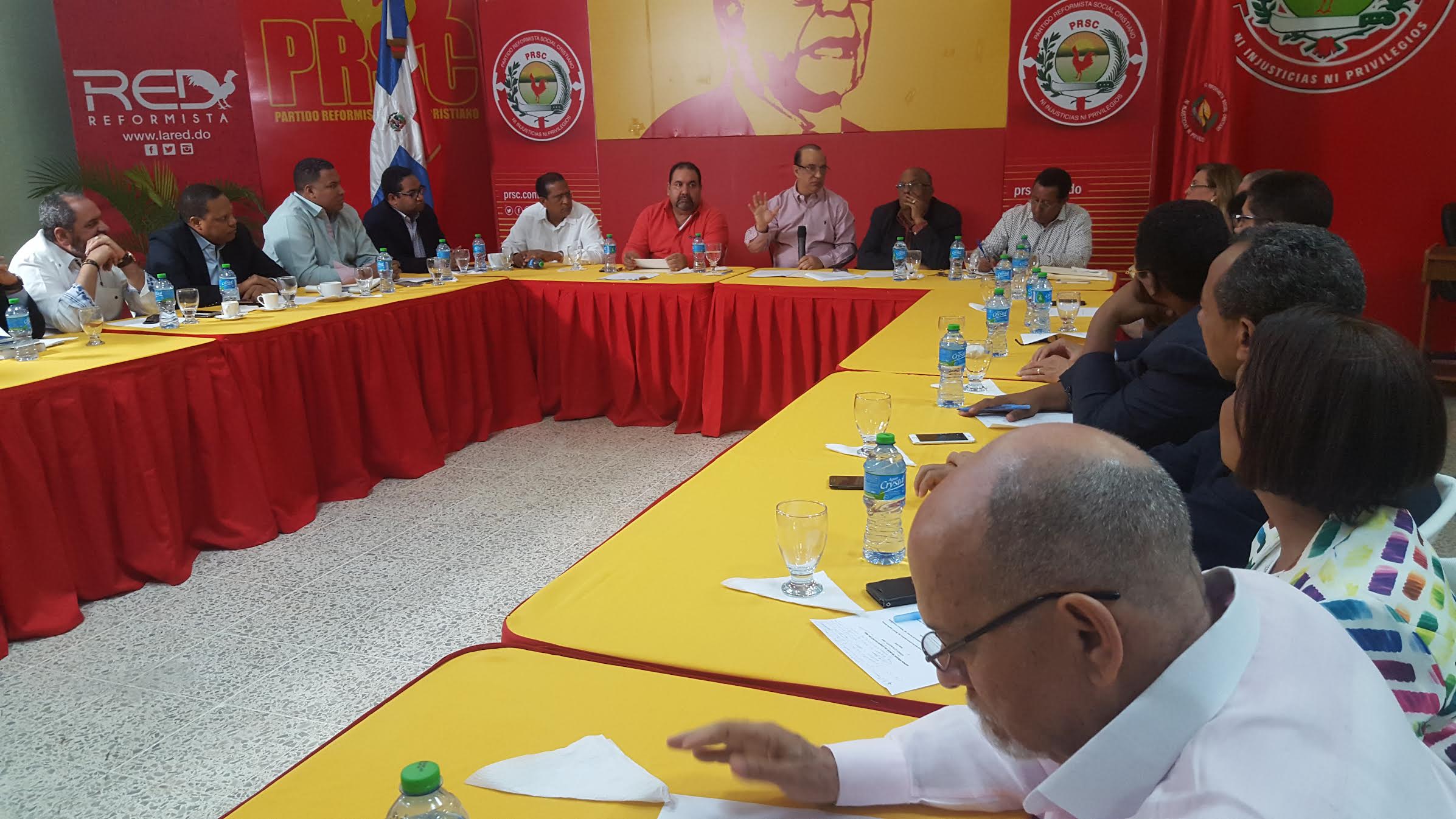 FOTO REUNION COMITE POLITICO PRSC