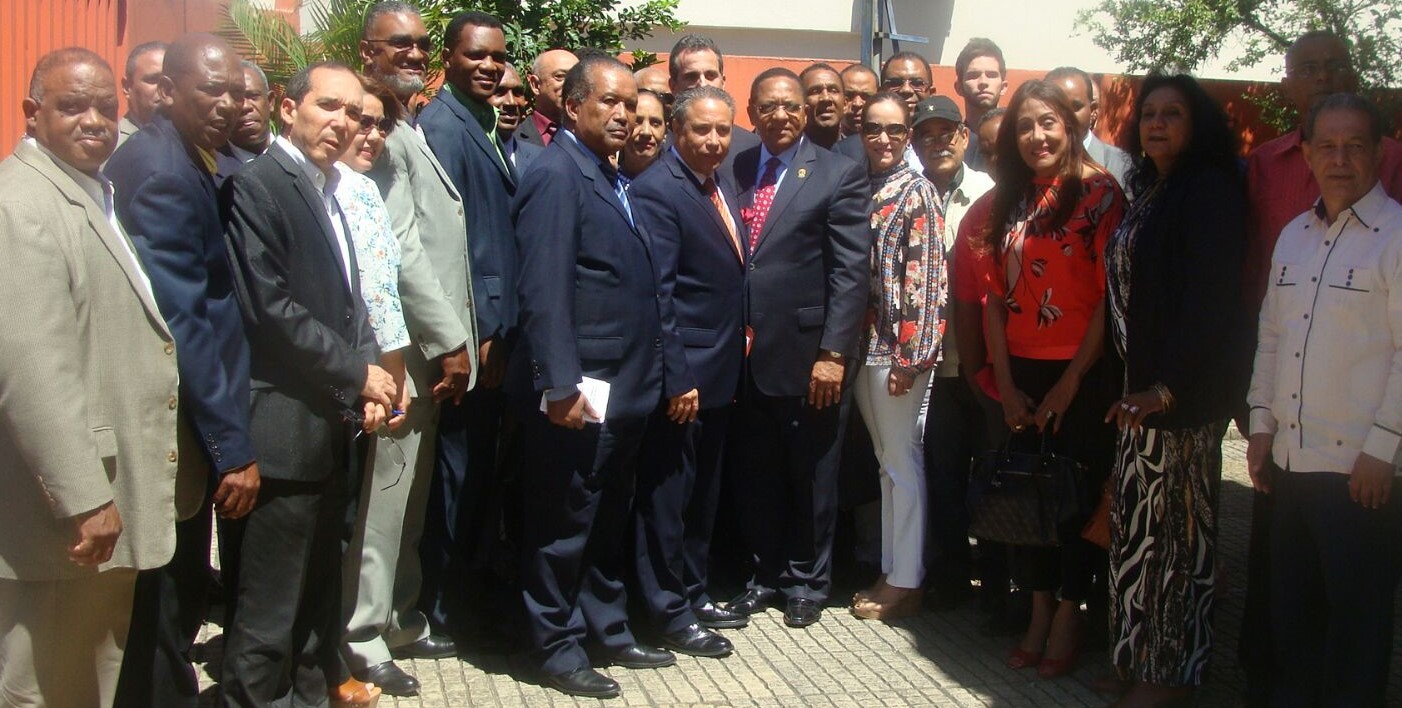 Ismael Reyes Y Los Miembros Del Comite Central Del PDI