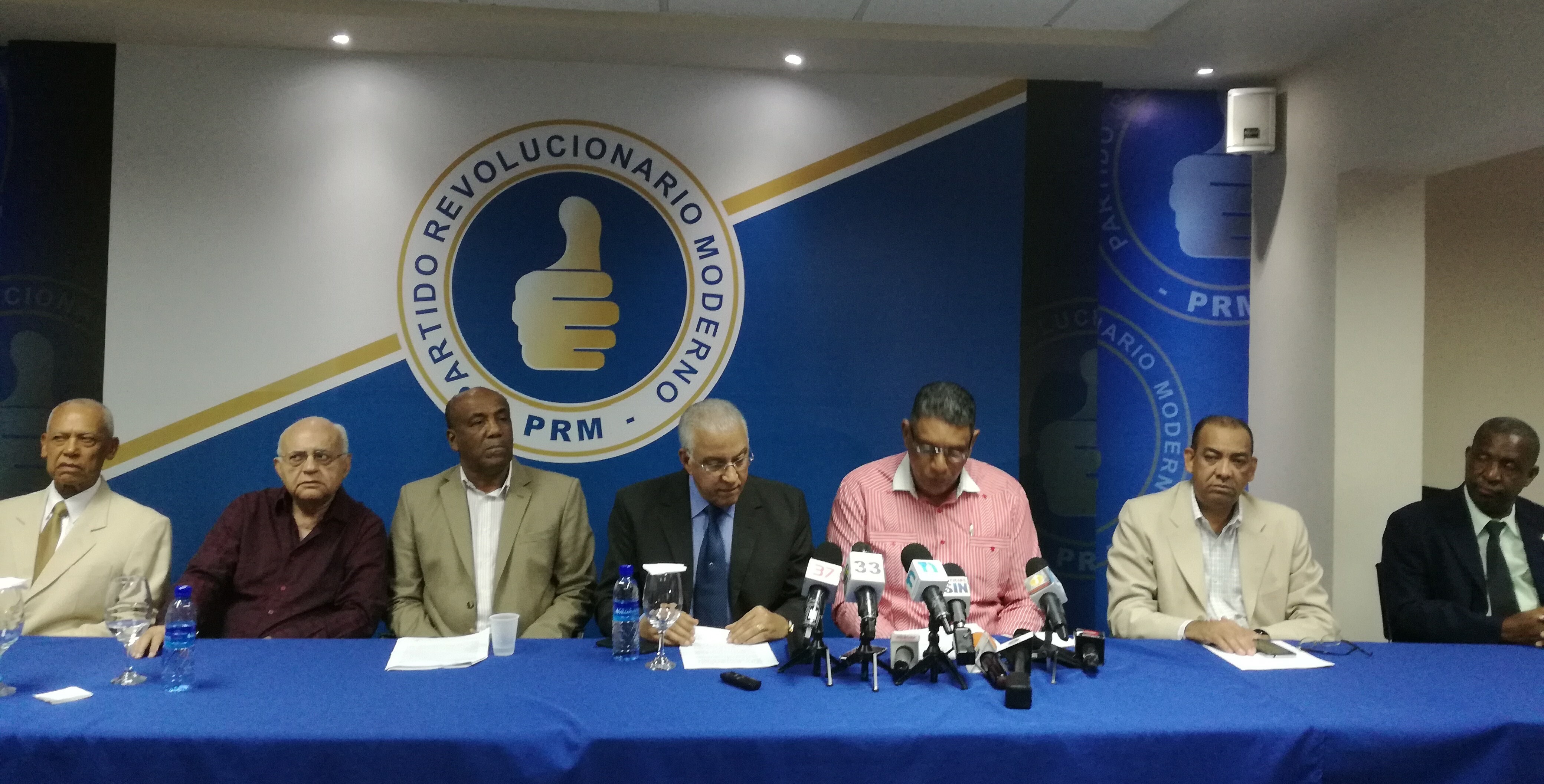 Dirigentes Del PRM En Rueda De Prensa