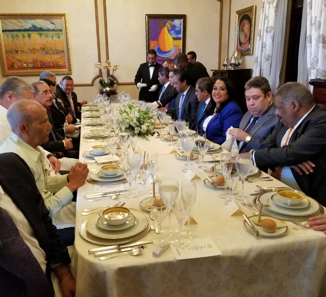 FOTO BLOQUE PROGRESISTA SE REUNE CON PRESDIENTE DANILO MEDINA