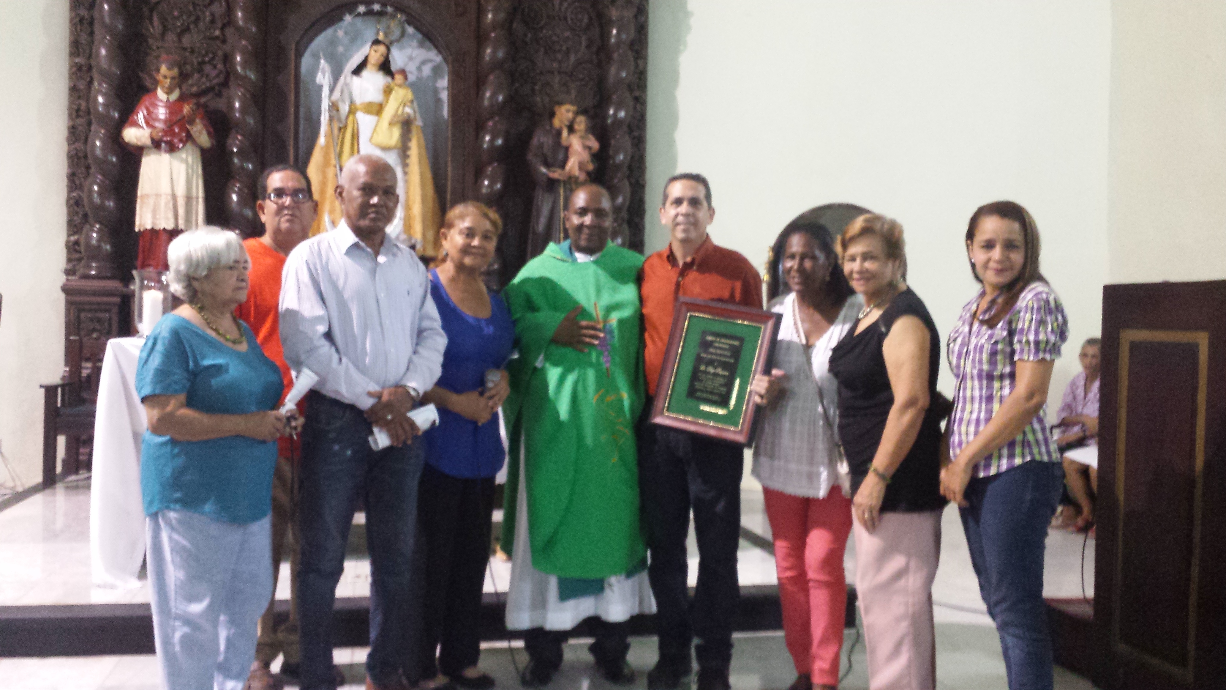 Pesqueira Es Reconocido Por Organizaciones Comunitarias Y La Iglesia San Carlos