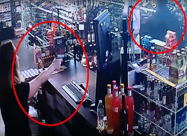 Circula Entre Comerciantes Criollos NY Impactante Video De Asalto Tiroteo